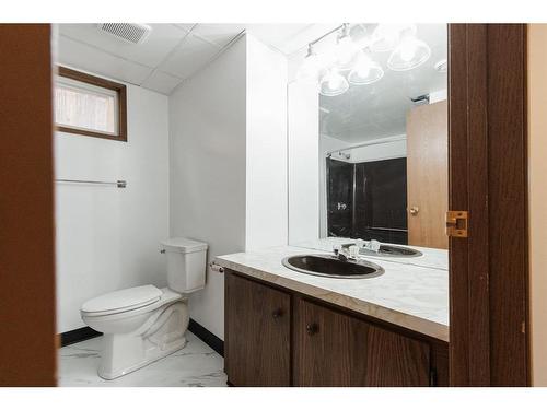 332 Ermine Crescent, Fort Mcmurray, AB - Indoor Photo Showing Bathroom