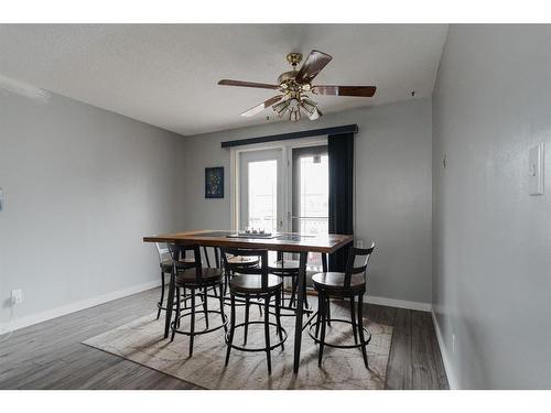 205 Leigh Crescent, Fort Mcmurray, AB - Indoor Photo Showing Dining Room