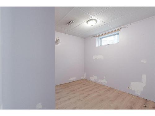 205 Leigh Crescent, Fort Mcmurray, AB - Indoor Photo Showing Other Room