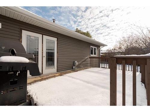 205 Leigh Crescent, Fort Mcmurray, AB - Outdoor With Exterior