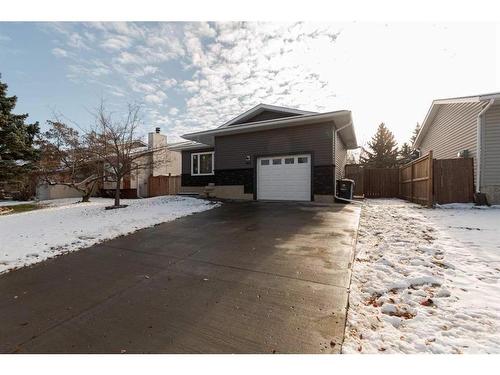 205 Leigh Crescent, Fort Mcmurray, AB - Outdoor