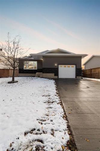 205 Leigh Crescent, Fort Mcmurray, AB - Outdoor