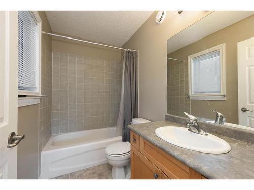 117 Sandulac Street, Fort Mcmurray, AB - Indoor Photo Showing Bathroom