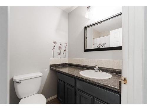 163 Cornwall Drive, Fort Mcmurray, AB - Indoor Photo Showing Bathroom