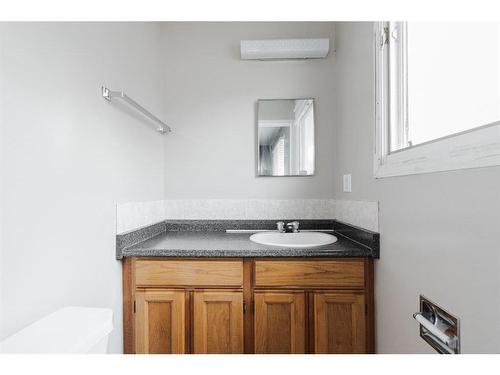 163 Cornwall Drive, Fort Mcmurray, AB - Indoor Photo Showing Bathroom