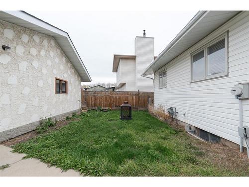 163 Cornwall Drive, Fort Mcmurray, AB - Outdoor With Exterior