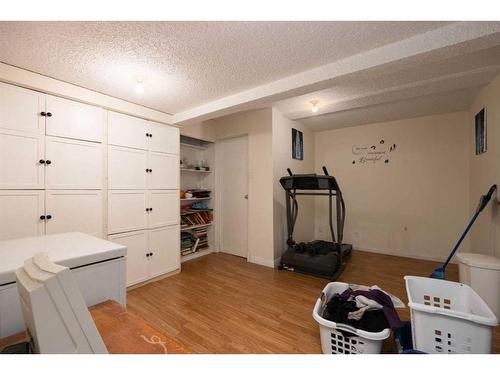 189 Oaks Bay, Fort Mcmurray, AB - Indoor Photo Showing Gym Room