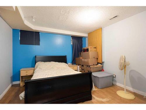 189 Oaks Bay, Fort Mcmurray, AB - Indoor Photo Showing Bedroom