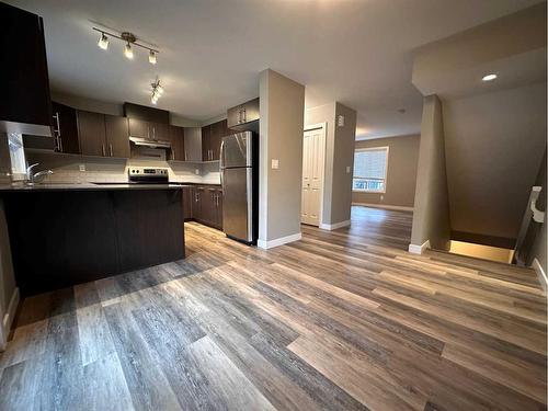 42-401 Athabasca Avenue, Fort Mcmurray, AB - Indoor Photo Showing Kitchen With Stainless Steel Kitchen