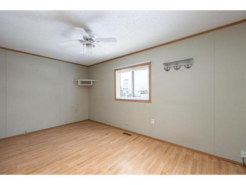 116 Cokerill Crescent, Fort Mcmurray, AB - Indoor Photo Showing Other Room