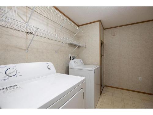 116 Cokerill Crescent, Fort Mcmurray, AB - Indoor Photo Showing Laundry Room