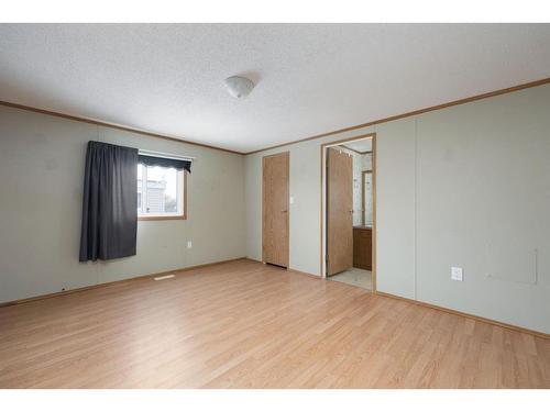 116 Cokerill Crescent, Fort Mcmurray, AB - Indoor Photo Showing Other Room