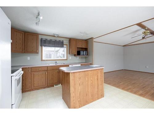 116 Cokerill Crescent, Fort Mcmurray, AB - Indoor Photo Showing Kitchen