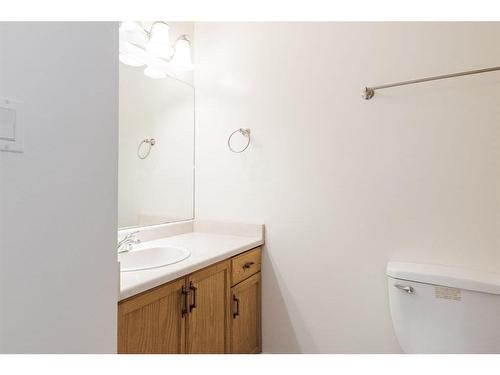 260 Bacon Place, Fort Mcmurray, AB - Indoor Photo Showing Bathroom