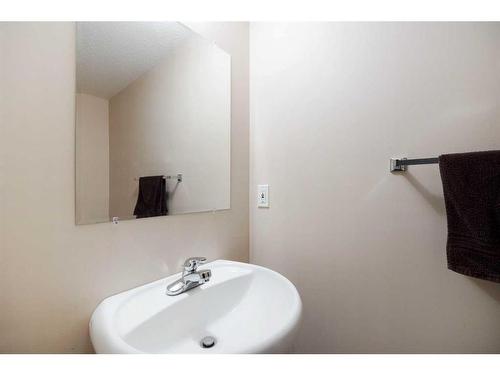 305-123 Arabian Drive, Fort Mcmurray, AB - Indoor Photo Showing Bathroom