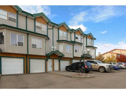 305-123 Arabian Drive, Fort Mcmurray, AB - Outdoor