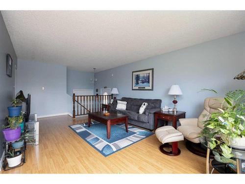 441 Signal Road, Fort Mcmurray, AB - Indoor Photo Showing Living Room