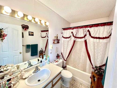 674006 Range Rd 170, Rural Athabasca County, AB - Indoor Photo Showing Bathroom