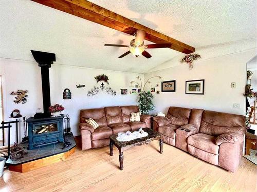 674006 Range Rd 170, Rural Athabasca County, AB - Indoor Photo Showing Living Room