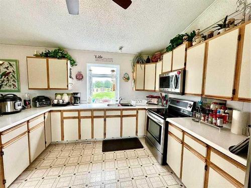 674006 Range Rd 170, Rural Athabasca County, AB - Indoor Photo Showing Kitchen With Double Sink