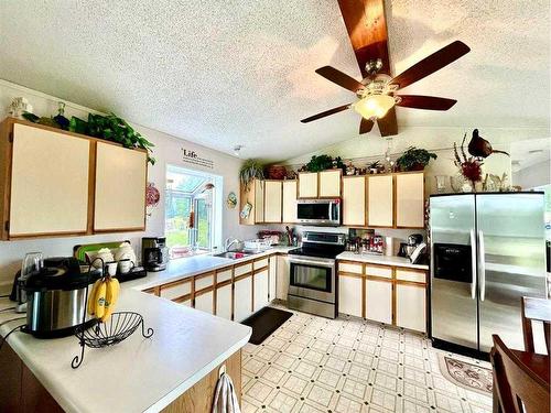 674006 Range Rd 170, Rural Athabasca County, AB - Indoor Photo Showing Kitchen With Double Sink