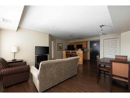 311-118 Millennium Drive, Fort Mcmurray, AB - Indoor Photo Showing Living Room