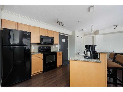 311-118 Millennium Drive, Fort Mcmurray, AB - Indoor Photo Showing Kitchen