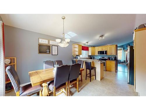 337 Diefenbaker Drive, Fort Mcmurray, AB - Indoor Photo Showing Dining Room