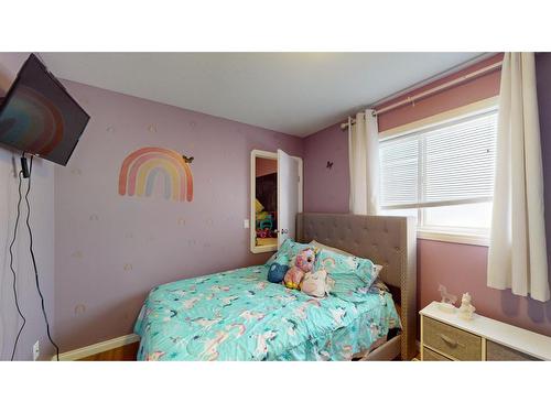 337 Diefenbaker Drive, Fort Mcmurray, AB - Indoor Photo Showing Bedroom