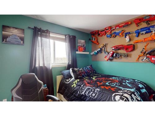 337 Diefenbaker Drive, Fort Mcmurray, AB - Indoor Photo Showing Bedroom