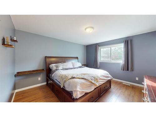 337 Diefenbaker Drive, Fort Mcmurray, AB - Indoor Photo Showing Bedroom