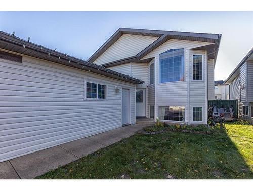 337 Diefenbaker Drive, Fort Mcmurray, AB - Outdoor With Exterior