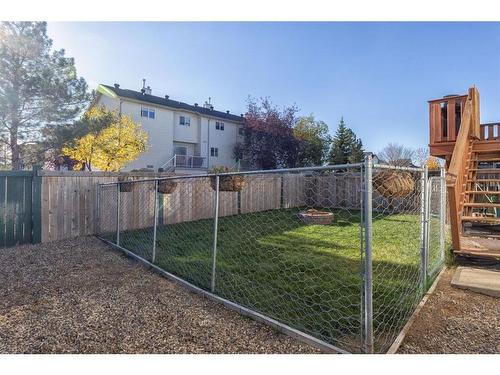 337 Diefenbaker Drive, Fort Mcmurray, AB - Outdoor