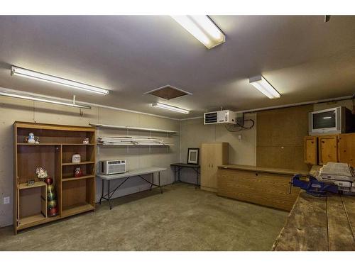 272 Gregoire Crescent, Fort Mcmurray, AB - Indoor Photo Showing Garage