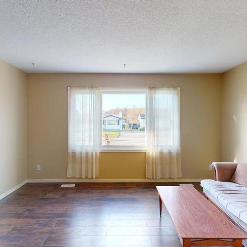 20 Fitzgerald Avenue, Fort Mcmurray, AB - Indoor