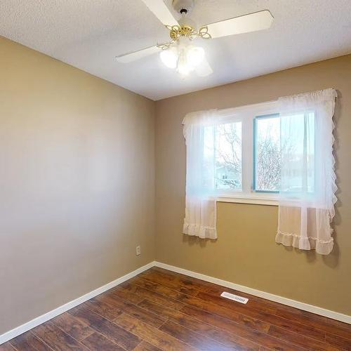 20 Fitzgerald Avenue, Fort Mcmurray, AB - Indoor Photo Showing Other Room