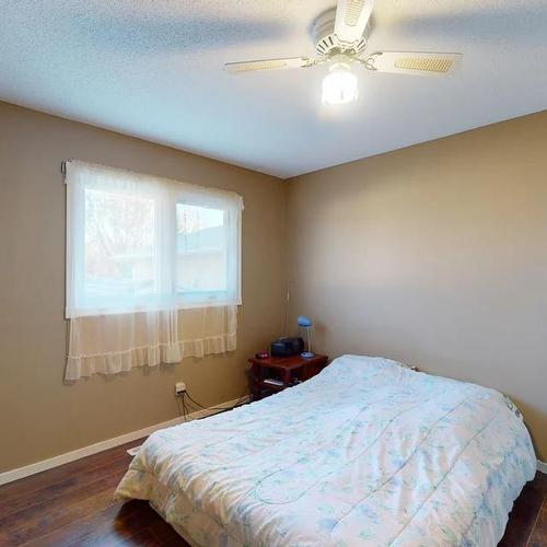 20 Fitzgerald Avenue, Fort Mcmurray, AB - Indoor Photo Showing Bedroom