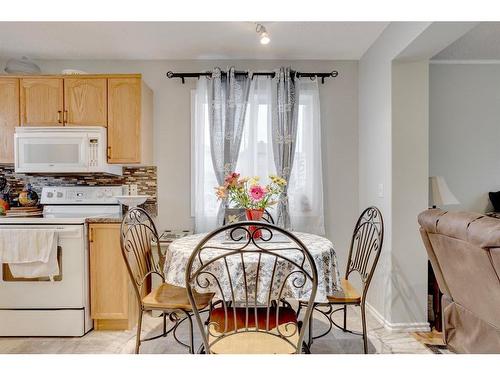 197 Kodiak Crescent, Fort Mcmurray, AB - Indoor Photo Showing Kitchen