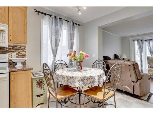 197 Kodiak Crescent, Fort Mcmurray, AB - Indoor Photo Showing Dining Room