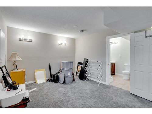 197 Kodiak Crescent, Fort Mcmurray, AB - Indoor Photo Showing Other Room