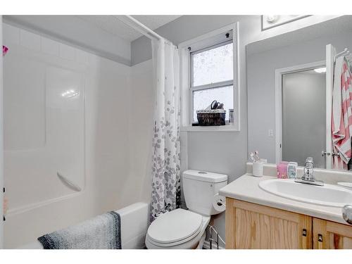 197 Kodiak Crescent, Fort Mcmurray, AB - Indoor Photo Showing Bathroom