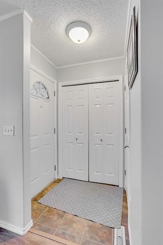 197 Kodiak Crescent, Fort Mcmurray, AB - Indoor Photo Showing Other Room