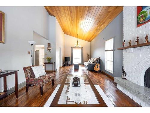 287 Cornwall Drive, Fort Mcmurray, AB - Indoor Photo Showing Living Room With Fireplace