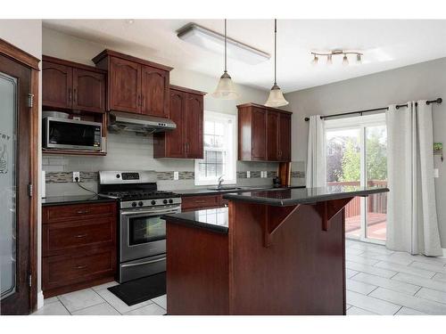 174 Grouse Way, Fort Mcmurray, AB - Indoor Photo Showing Kitchen