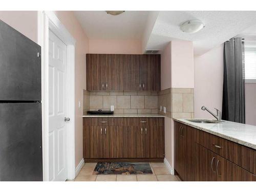 174 Grouse Way, Fort Mcmurray, AB - Indoor Photo Showing Kitchen