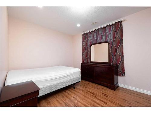 174 Grouse Way, Fort Mcmurray, AB - Indoor Photo Showing Bedroom