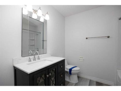 176 Torrie Bay, Fort Mcmurray, AB - Indoor Photo Showing Bathroom