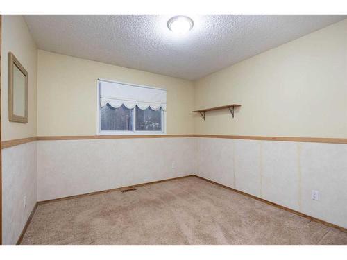 176 Torrie Bay, Fort Mcmurray, AB - Indoor Photo Showing Other Room