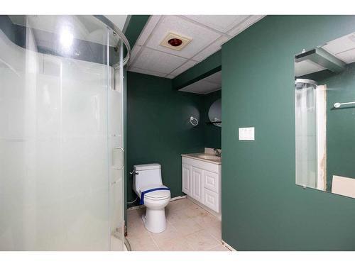 176 Torrie Bay, Fort Mcmurray, AB - Indoor Photo Showing Bathroom