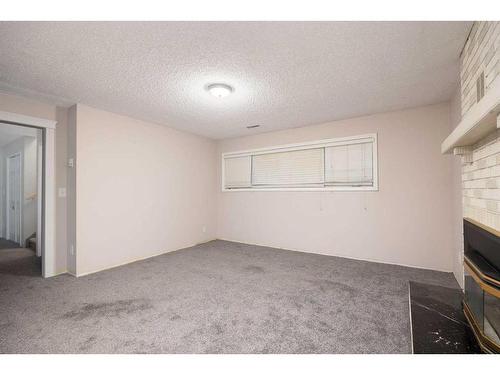 176 Torrie Bay, Fort Mcmurray, AB - Indoor Photo Showing Other Room